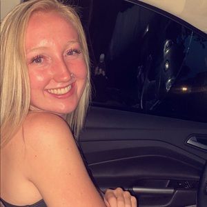 Meet your Posher, Caroline